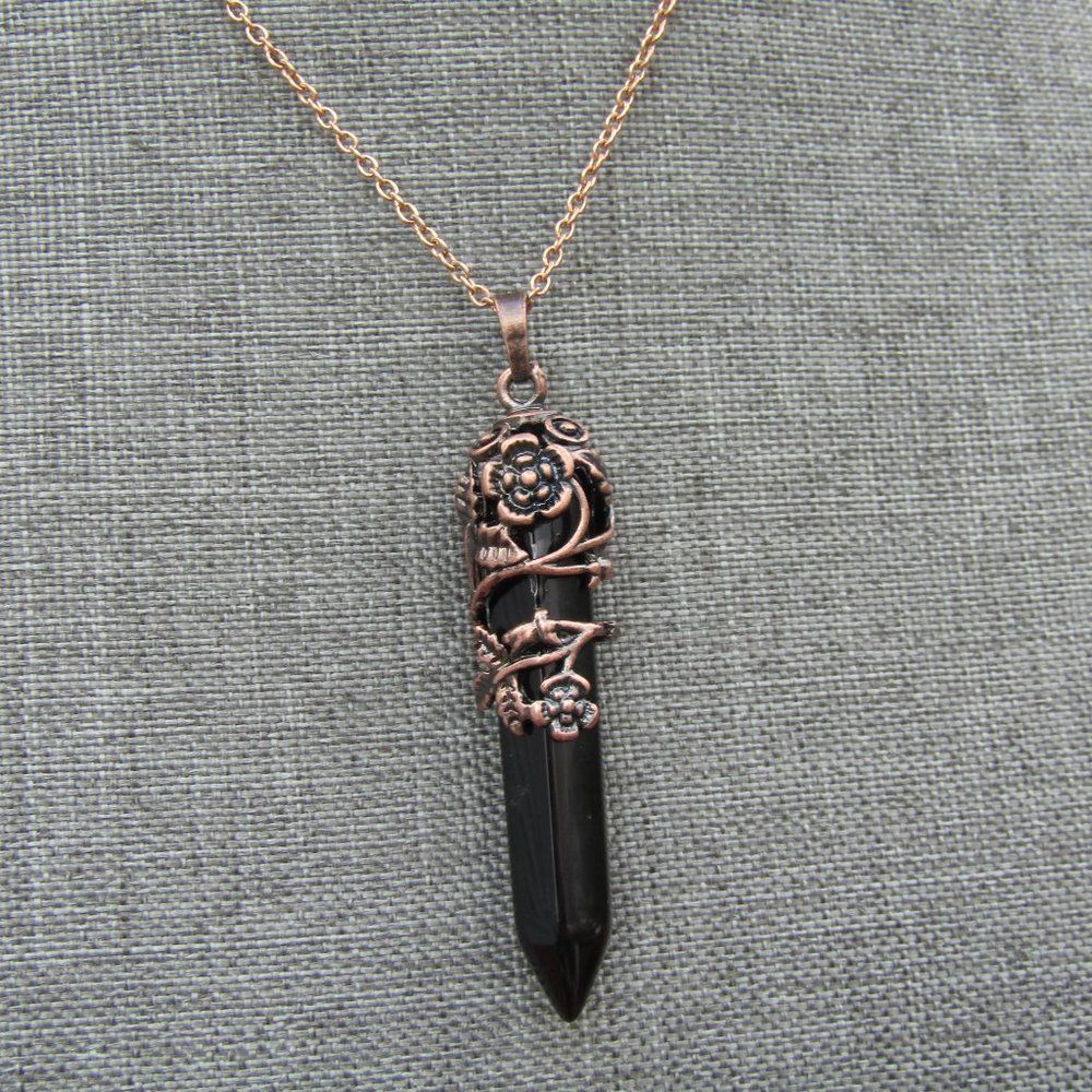 Stunning Black Stone Floral Stone Point Necklace 18" Stainless Steel Chain - Picture 1 of 4